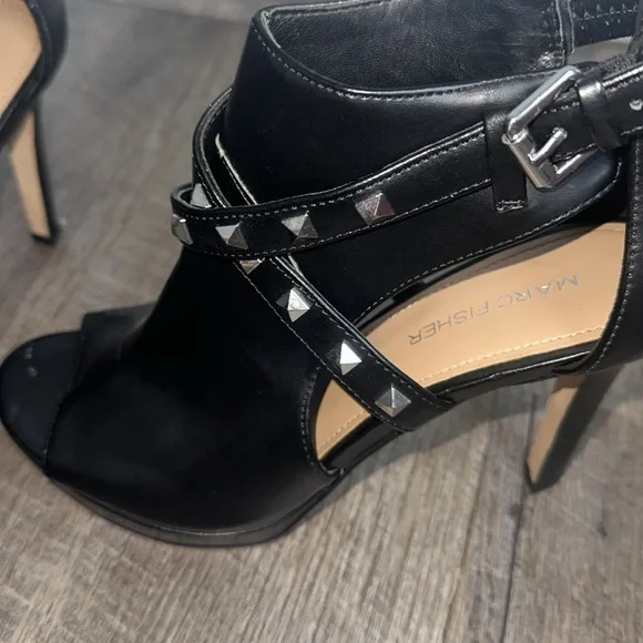 Marc Fisher Platform Black Studded Heel - Picture 2 of 6